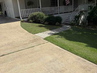 Lawn care service in Northport, 35475