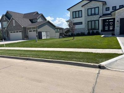 Lawn care service in Urbandale, 50323