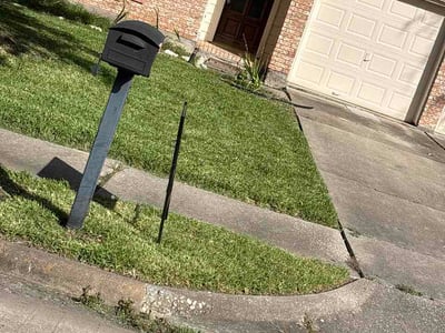Lawn care service in Friendswood, 77546