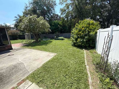Lawn care service in Jacksonville, 32223