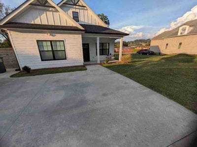 Lawn care service in Chattanooga, 37404