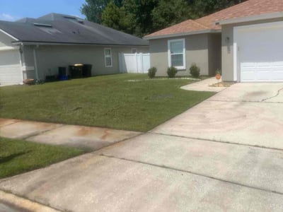 Lawn care service in Jacksonville, 32220