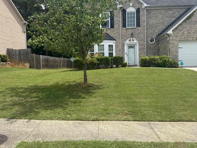 Lawn care service in Stockbridge, 30281