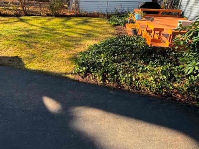 Lawn care service in Phoenix, 85033