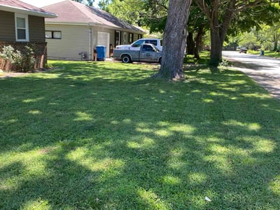 Lawn care service in Nixa, 65714