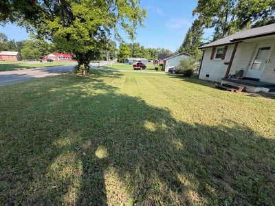 Lawn care service in Clarksville, 37042
