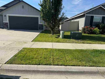 Lawn care service in Meridian, 83642
