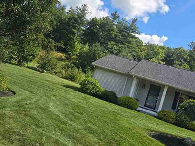 Lawn care service in Holden, 01522