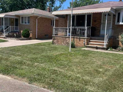 Lawn care service in Parma, 44134