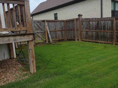 Lawn care service in Little Rock, 72223