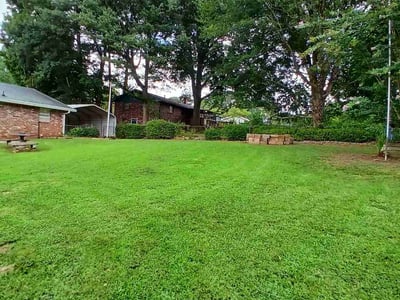 Lawn care service in Winston, 30187