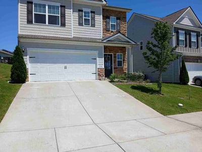 Lawn care service in Nashville, 37218