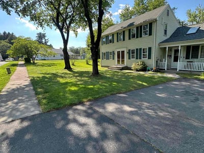 Lawn care service in Enfield, 06082