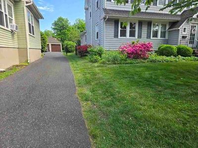 Lawn care service in Collingswood, 08108