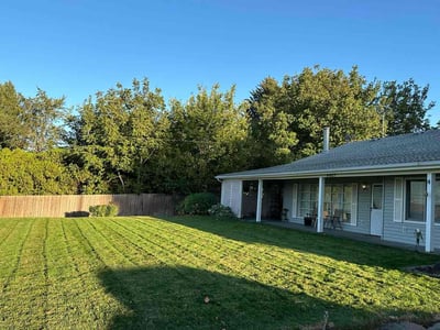 Lawn care service in Kennewick, 99336