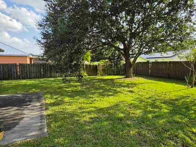 Lawn care service in Port St. Lucie, 34953