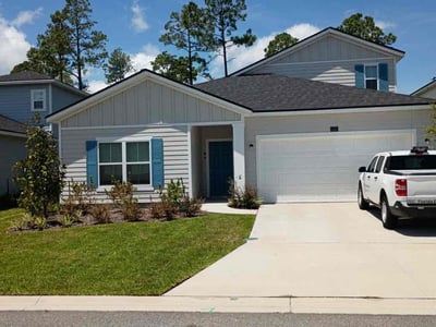 Lawn care service in St. Augustine, 32095
