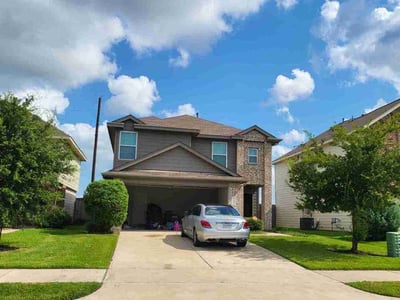 Lawn care service in Richmond, 77407