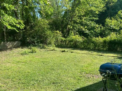 Lawn care service in Memphis, 38127