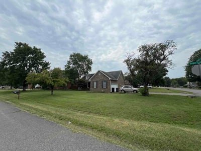 Lawn care service in Smyrna, 37167