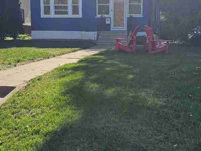 Lawn care service in Minneapolis, 55406