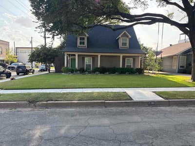 Lawn care service in Dallas, 75206