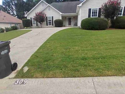 Lawn care service in Peachtree City, 30269