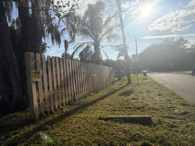 Lawn care service in Jacksonville, 32210