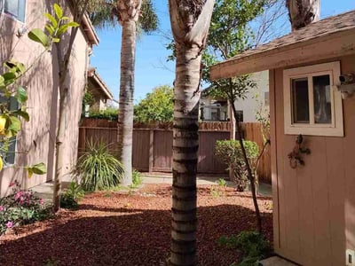 Lawn care service in Woodland, 95776