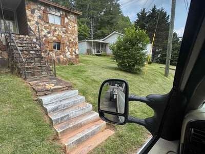 Lawn care service in Nelson, 30151