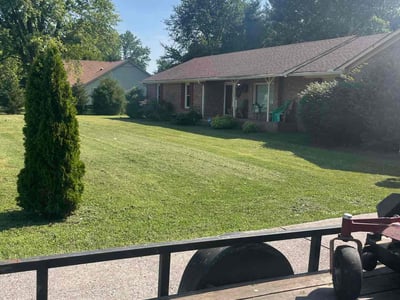 Lawn care service in Murfreesboro, 37128