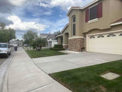 Lawn care service in Tracy, 95377
