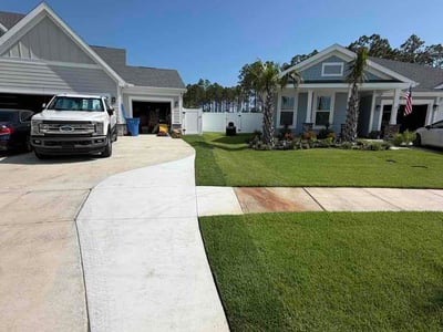 Lawn care service in Panama City Beach, 32407