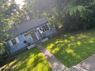 Lawn care service in Fort Wayne, 46806