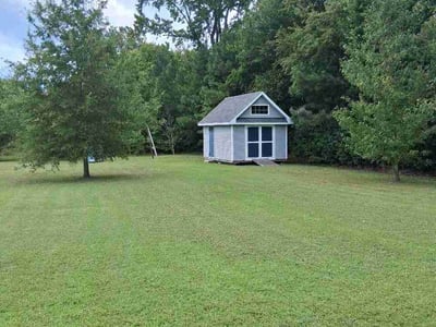 Lawn care service in Chesapeake, 23323