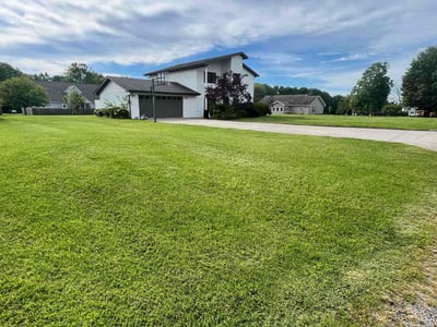 Lawn care service in Carbondale, 62901