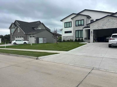 Lawn care service in Urbandale, 50323