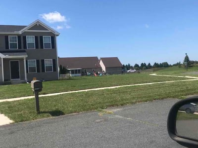 Lawn care service in Vicksburg, 49097