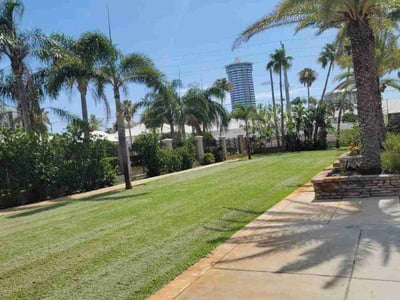 Lawn care service in Daytona Beach, 32118