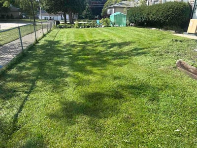 Lawn care service in Milwaukee, 53225