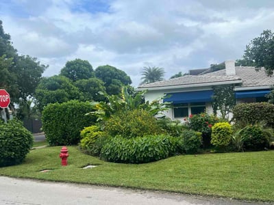 Lawn care service in Fort Lauderdale, 33304