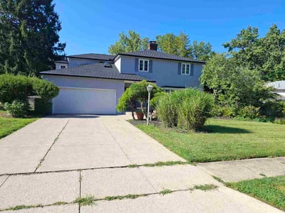 Lawn care service in Worthington, 43085
