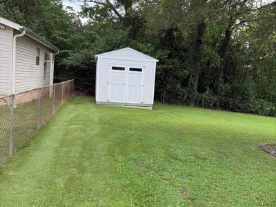 Lawn care service in Huntsville, 35816