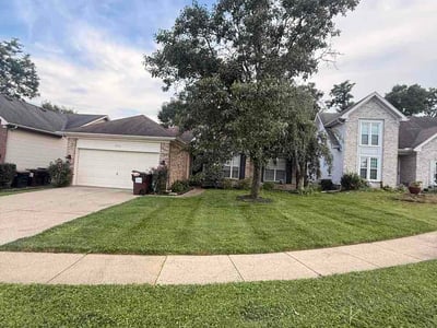 Lawn care service in Louisville, 40299
