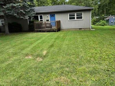 Lawn care service in Grandview, 64030