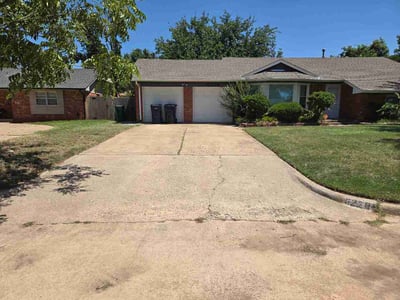 Lawn care service in Oklahoma City, 73112
