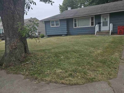 Lawn care service in Independence, 64055