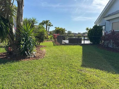 Lawn care service in Fort Myers, 33912