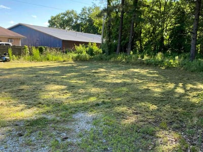 Lawn care service in South Bend, 46619