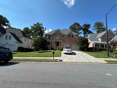 Lawn care service in Alpharetta, 30022